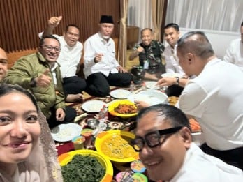 Gubernur Mahyeldi Traktir Kepala Daerah Makan Masakan Padang saat Retret di Magelang