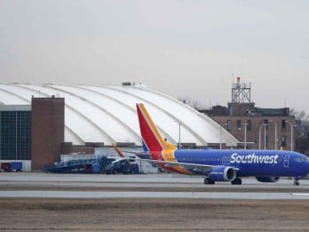 Detik-detik Maskapai AS Southwest Airlines Hampir Tabrak Jet Bisnis di Chicago