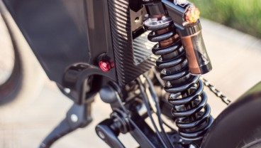 Simak! Ini Dampak Buruk Jika Jarang Ganti Oli Shock Motor