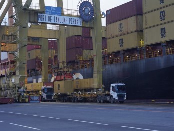 Arus Bongkar Muat di Terminal Petikemas Surabaya Capai 120.857 TEUs