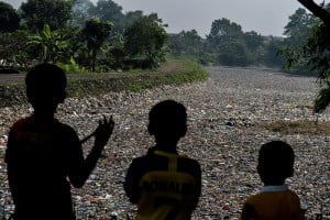 Sampah di Sungai Citarum Lama