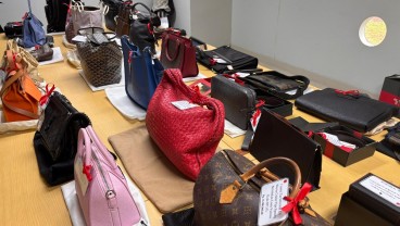 Deretan Tas Branded yang Dilelang KPK: LV, Hermes, Bally, Coach, hingga Bottega Veneta.