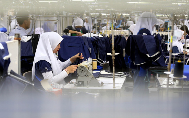 Tata Kelola Industri TPT: Melepas Belenggu Krisis Struktural