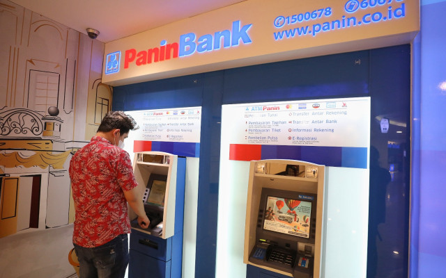 Beda Gerak Kinerja dan Saham Bank Panin (PNBN) 2024
