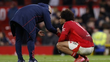 Tumbang dari Fulham, Manchester United Puasa Gelar Domestik Musim Ini