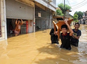 Sejumlah Wilayah di Jakarta Terendam Banjir Luapan Kali Ciliwung