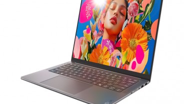 Lenovo Pamer Laptop Yoga Pro 7i Aura Edition dan IdeaPad AI di MWC 2025