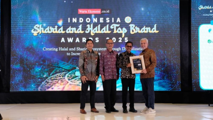 Bank Jateng Syariah Raih Penghargaan Indonesia Best Sharia Business Unit of Regional Bank 2025