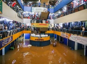 Pasar Cipulir Terendam Banjir Luapan Kali Pesanggrahan