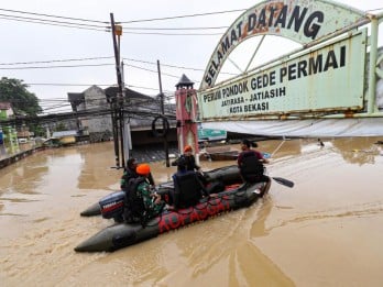 Banjir Bekasi Makan Korban, Seorang Pria Hilang Terbawa Arus Banjir di Jatiasih