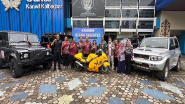 Bea Cukai Kalbagbar Panen di Lelang Serentak, Lebih Dari Rp5 Miliar Masuk Kas Negara