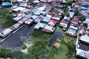 Warga di Dembe Gorontalo Berusaha Menjebol Tanggul Danau Limboto