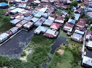 Warga di Dembe Gorontalo Berusaha Menjebol Tanggul Danau Limboto