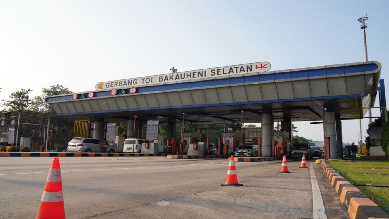 The South Bakauheni Toll Gate which is operated by PT Hutama Karya (Persero) Tbk. State-owned construction firms adjust strategies, divest assets, and optimize operations to maintain performance amid budget constraints. /HK