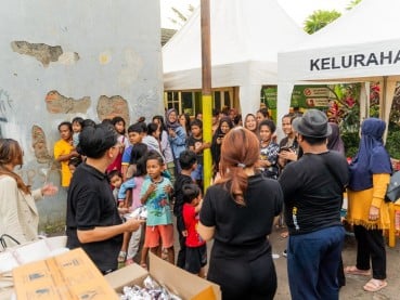 Selebgram Andrew Susanto Beri Bantuan pada Korban Banjir