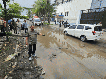 Jalan Kalianak 51 Rusak, Wawali Armuji Desak Perbaikan