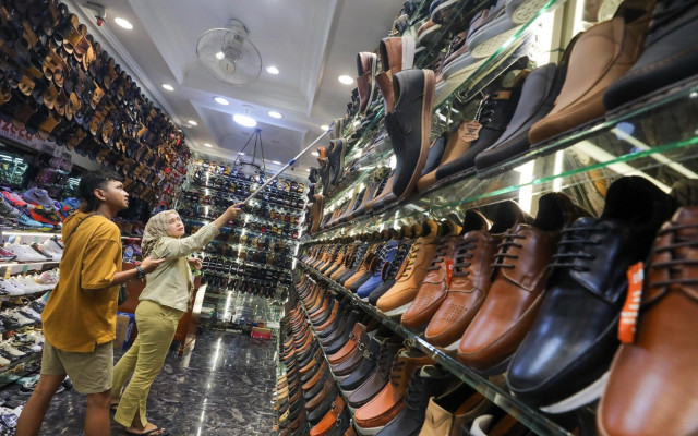 Industri Sepatu di Pusaran Badai PHK