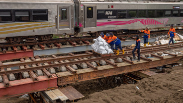 Jalur Kereta Api Terdampak Banjir di Grobogan