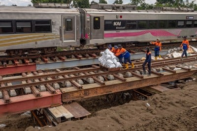 Jalur Kereta Api Terdampak Banjir di Grobogan