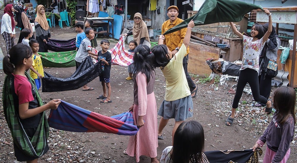 Permainan Tradisional Menggunakan Sarung