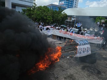 Aksi Penolakan Penundaan Pengangkatan CPNS dan PPPK di Kendari
