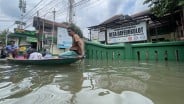 Derita Warga Dayeuhkolot Kabupaten Bandung, Sahur hingga Berbuka di Tengah Kepungan Banjir