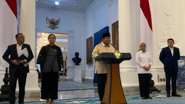 Prabowo: THR ASN dan TNI - Polri Cair 2 Minggu Sebelum Lebaran!