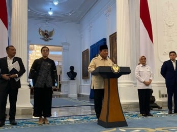 Prabowo: THR ASN dan TNI - Polri Cair 2 Minggu Sebelum Lebaran!