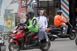 Penerimaan Gojek Menurun