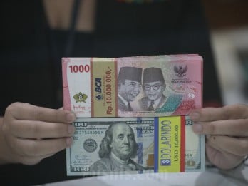 Rupiah Diproyeksi Melemah Sentuh Level Rp16.900 per Dolar AS Tahun Ini