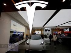 Trump Labeli Pengrusakan Dealer Tesla sebagai Terorisme Domestik