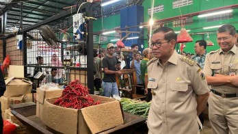 Pramono Siapkan Tanggul dan Pompa Antisipasi Banjir Rob Sebelum Lebaran