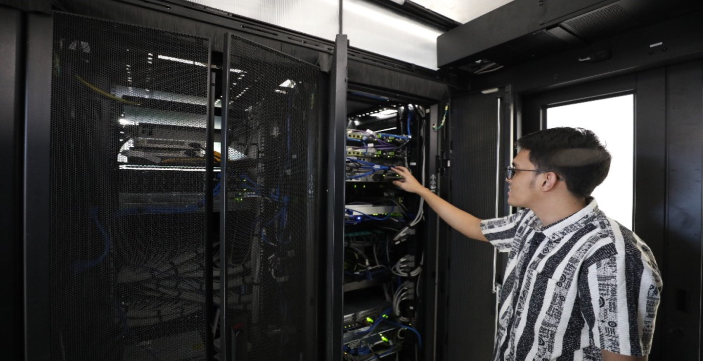 Mempertimbangkan Prospek Saham Emiten Data Center Toto Sugiri (DCII) yang Kian Melesat