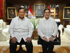 Senyum Sri Mulyani saat Ditanya Kabar Mundur dari Kabinet Prabowo