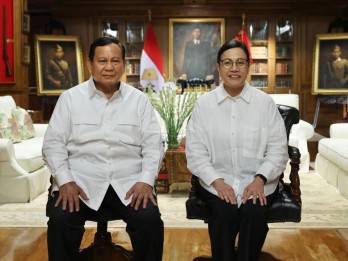 Senyum Sri Mulyani saat Ditanya Kabar Mundur dari Kabinet Prabowo