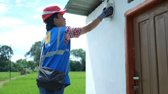 Elektrifikasi Pertanian Mampu Tekan Operasional Petani Sidrap Hingga 63%
