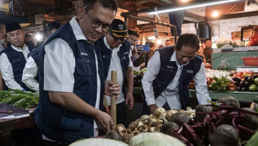 Pengecekan Harga Bahan Pokok dan Kampanye Kelola Sampah Pasar