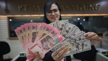 Berjibaku Jaga Rupiah Tak Sentuh Rp17.000 per Dolar AS