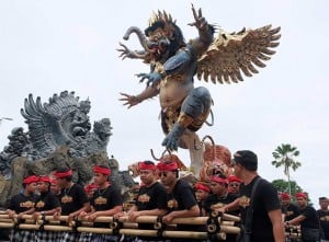 Kemeriahan Festival Ogoh-Ogoh Singasana 2025 di Tabanan Bali