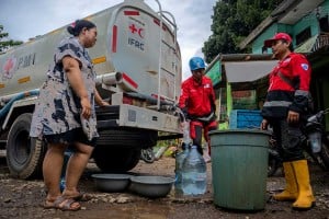 Bantuan Air Bersih Untuk Warga Yang Terdampak Banjir Banding di Kabupaten Bandung Barat