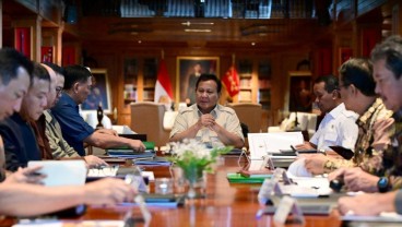 Prabowo Gelar Ratas di Hambalang Hari Minggu, Bahlil: Presiden Tak Kenal Libur