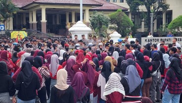 Gelombang Protes PHK Buruh Pabrik Tekstil di Cirebon Berlanjut