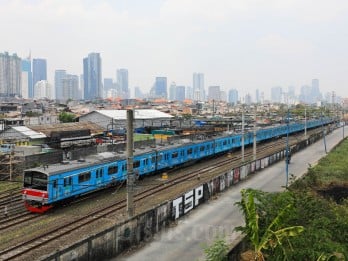 Penumpang KRL Arah Cikarang Menumpuk, Ada Gangguan Listrik Setelah Stasiun Tambun