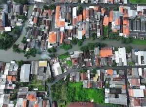 Banjir Menggenangi Sejumlah Kawasan di Sidoarjo