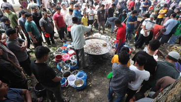 Warga di Aceh Gotong Royong Memasak Menu Kuliner Tradisional Khas Aceh Kuah Beulangong