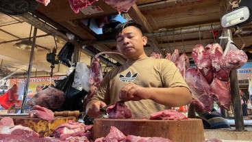 Pedagang Mengeluh Sepi Pembeli Imbas Harga Daging Sapi Makin Mahal