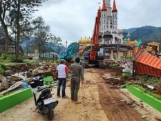 Seluruh Bangunan Hibisc Fantasy Puncak Sebentar Lagi Rata dengan Tanah