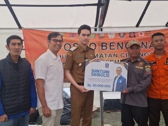 Wabup Sumedang Mulai Terima-Salurkan Bantuan bagi Korban Banjir Cimanggung