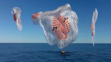 Detik-detik Dua Astronot Mendarat di Laut Setelah 9 Bulan di Luar Angkasa
