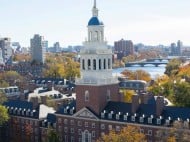 Harvard Gratiskan Biaya Kuliah untuk Keluarga Berpendapatan di Bawah Rp3,3 Miliar